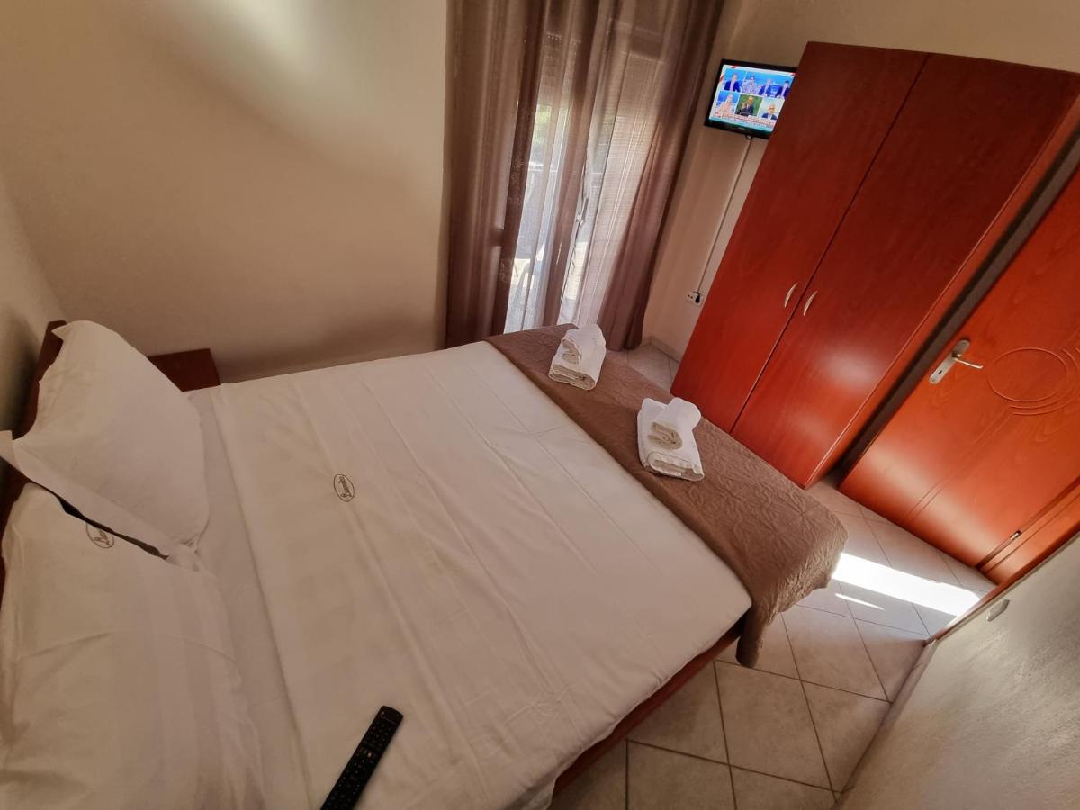 Premium Suites Ofrínion Dış mekan fotoğraf