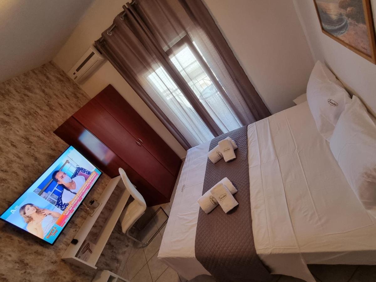 Premium Suites Ofrínion Dış mekan fotoğraf