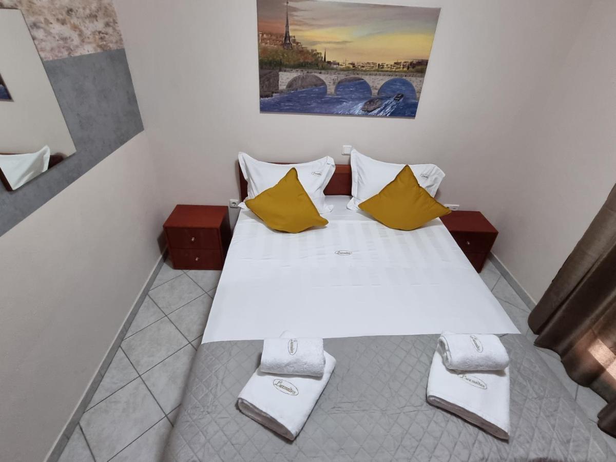 Premium Suites Ofrínion Dış mekan fotoğraf