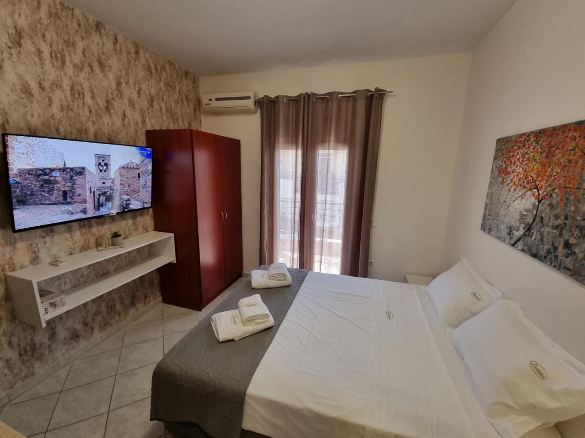 Premium Suites Ofrínion Dış mekan fotoğraf