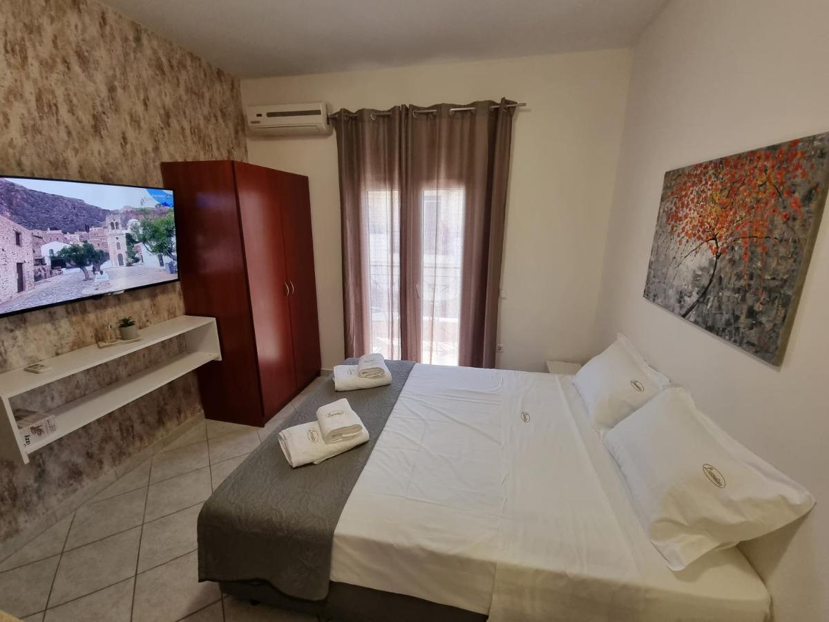 Premium Suites Ofrínion Dış mekan fotoğraf
