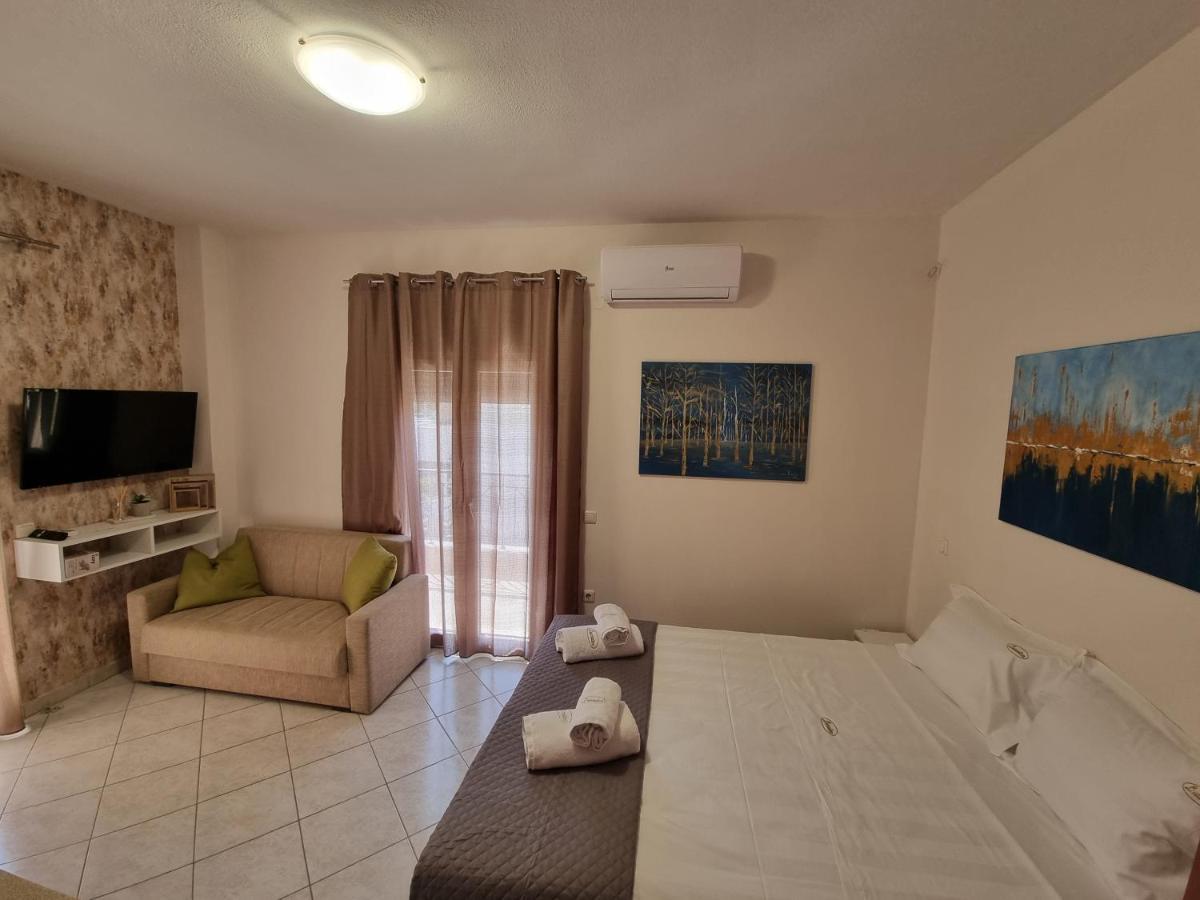 Premium Suites Ofrínion Dış mekan fotoğraf