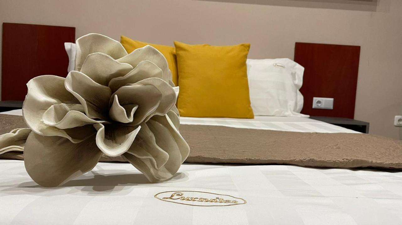 Premium Suites Ofrínion Dış mekan fotoğraf