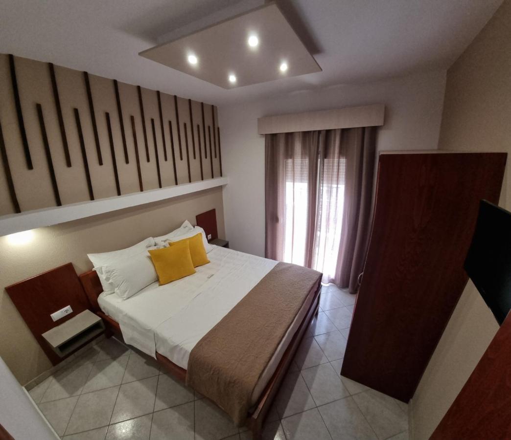 Premium Suites Ofrínion Dış mekan fotoğraf