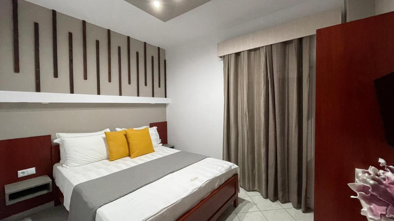 Premium Suites Ofrínion Dış mekan fotoğraf
