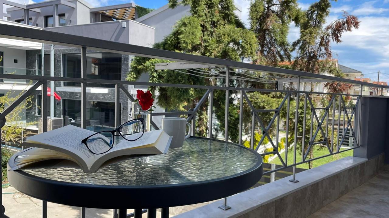 Premium Suites Ofrínion Dış mekan fotoğraf