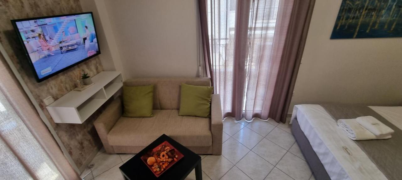 Premium Suites Ofrínion Dış mekan fotoğraf